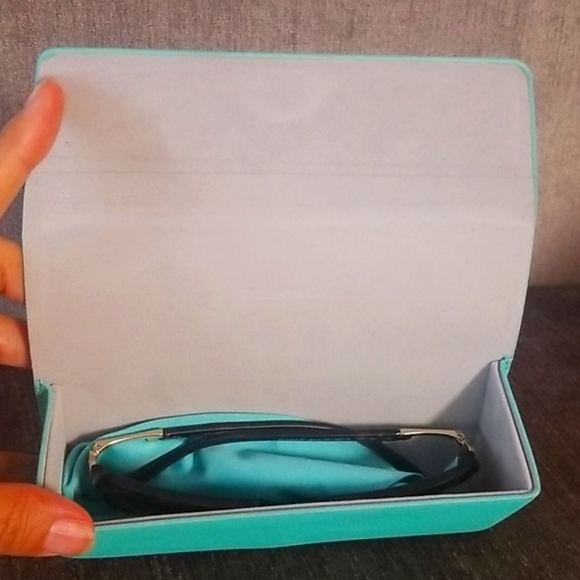 Tiffany & Co Sunglasses SKU:TF4043B8015/3B 56 16 135 3N - Picture 5 of 8